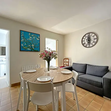 - Et Centre A Pied, Securisee - Fr-1-646-72 * Berck